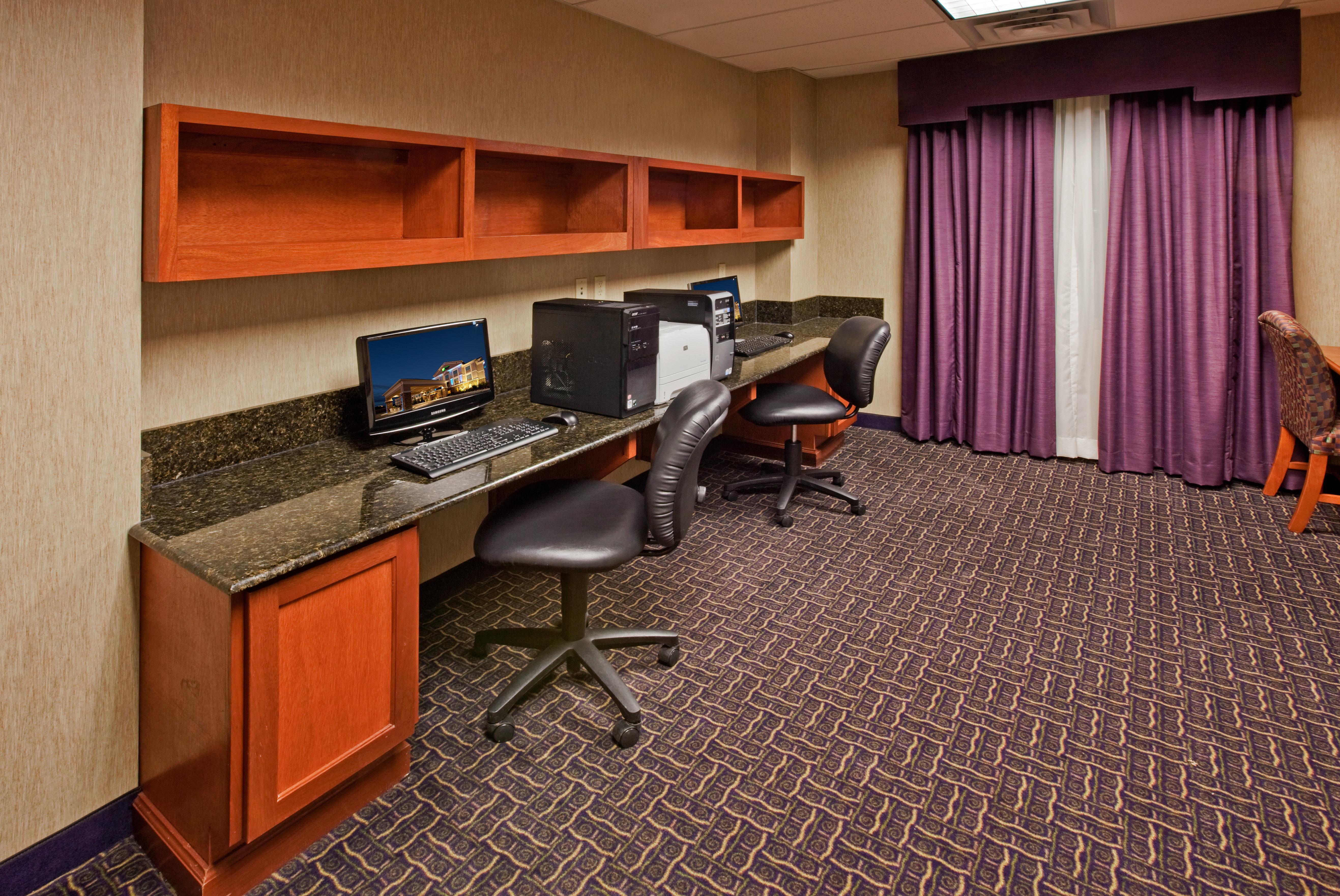 Holiday Inn Express Hotel And Suites Ada By Ihg Ngoại thất bức ảnh