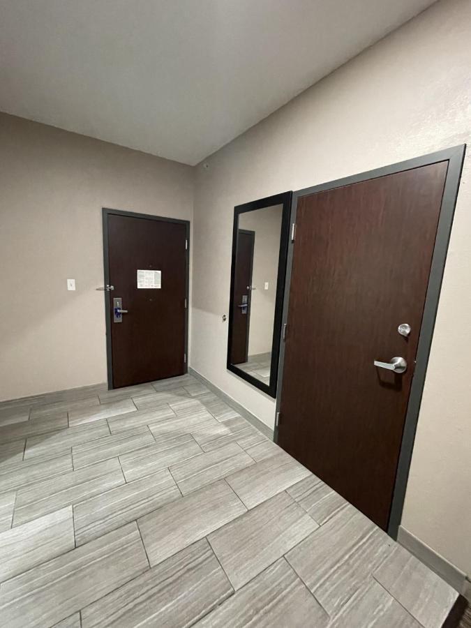 Holiday Inn Express Hotel And Suites Ada By Ihg Ngoại thất bức ảnh