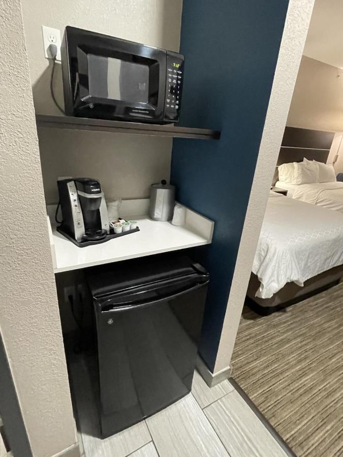 Holiday Inn Express Hotel And Suites Ada By Ihg Ngoại thất bức ảnh