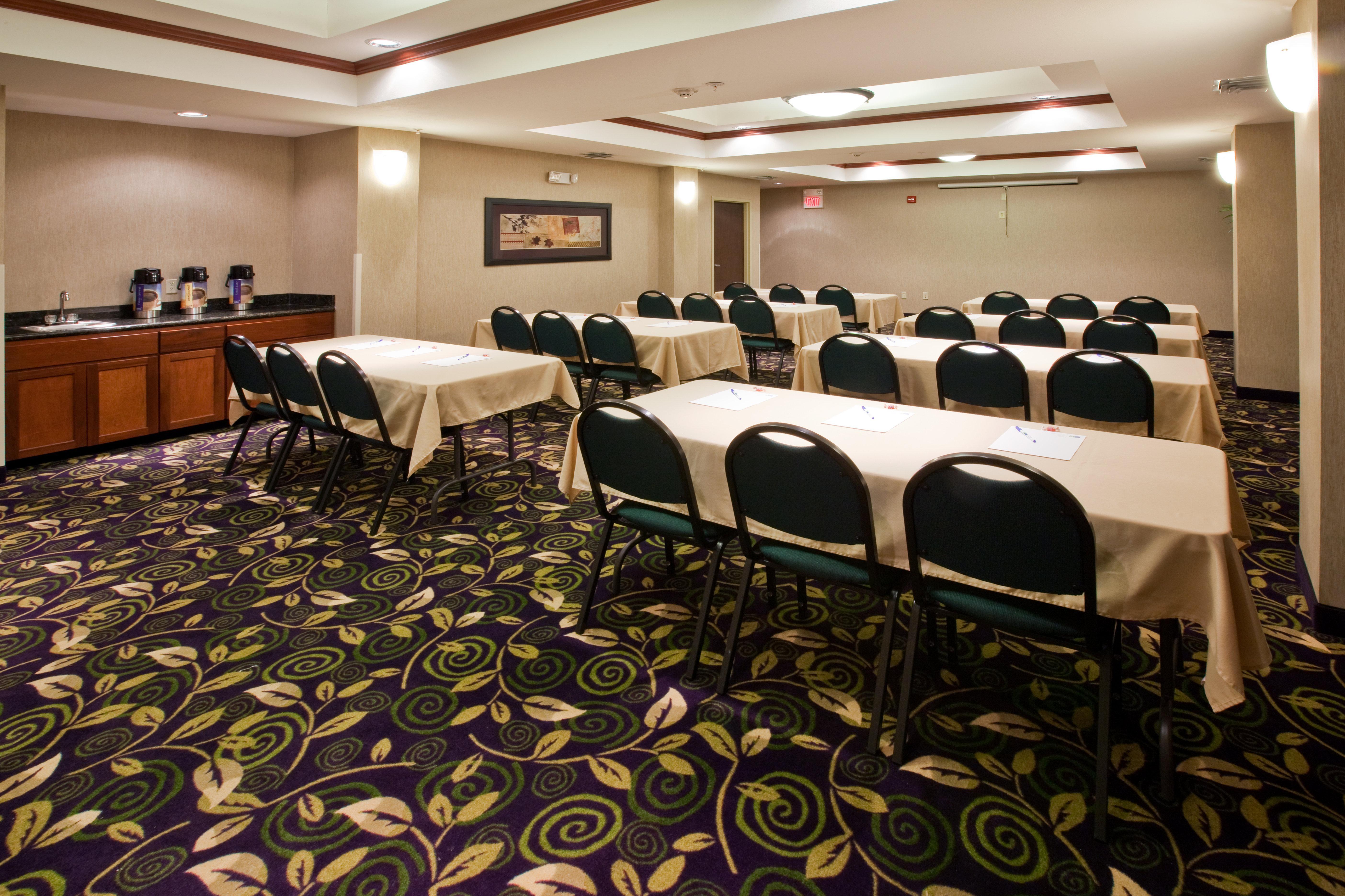 Holiday Inn Express Hotel And Suites Ada By Ihg Ngoại thất bức ảnh